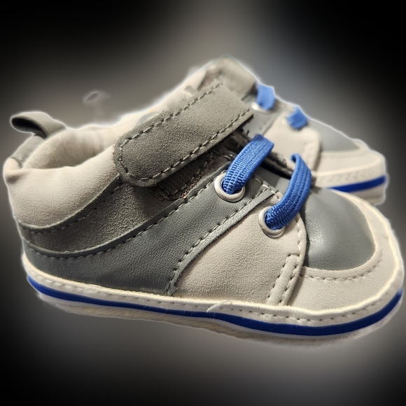 Kid's Old Navy Soft Sneaker Shoes, 3/4 - Picture 2 of 4